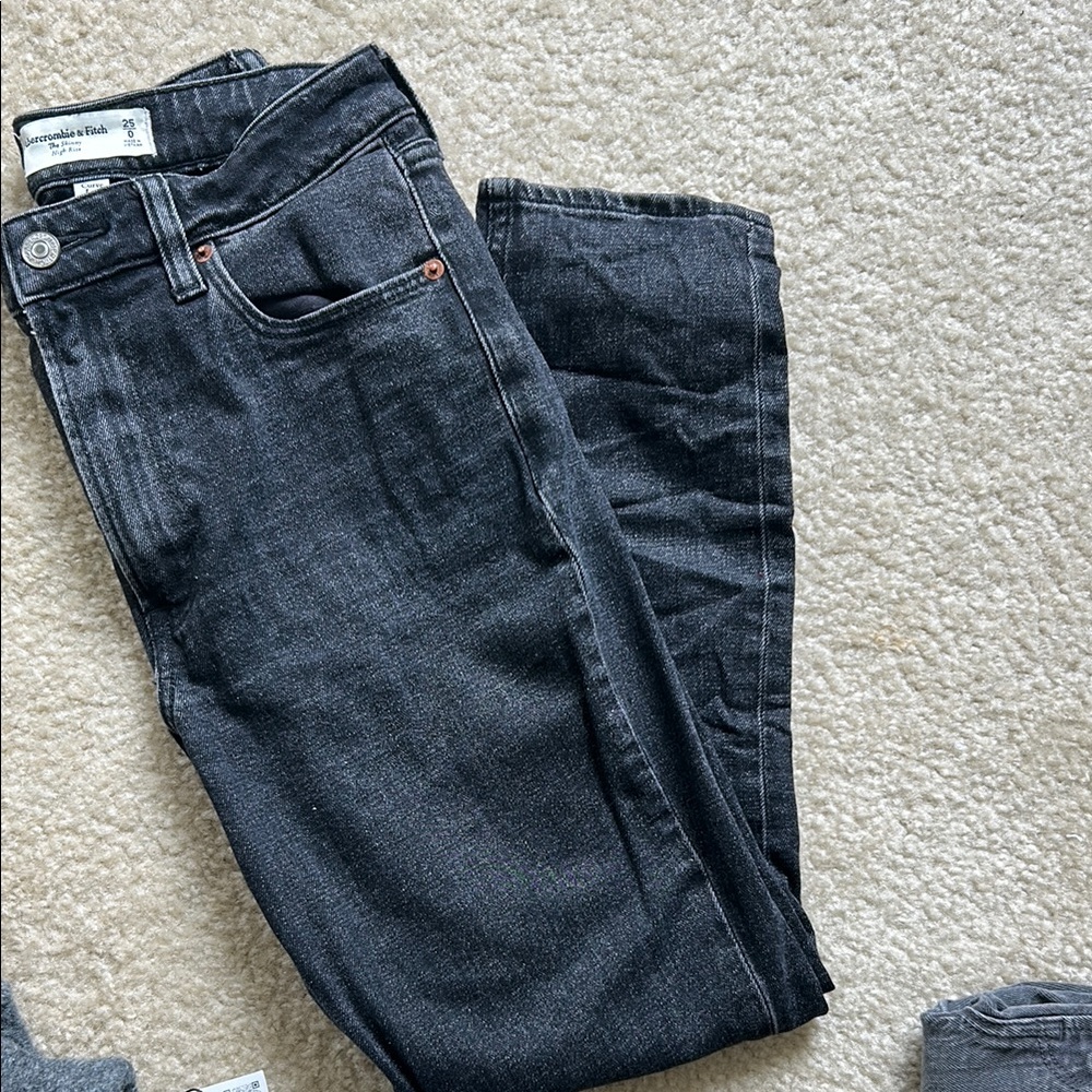 Abercrombie Black Wash Skinny High Rise Jeans size 25 curve love